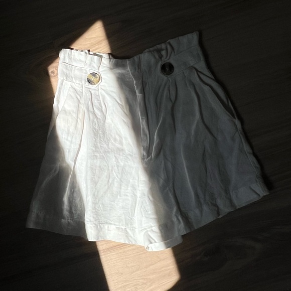 H&M Linen Shorts - Picture 2 of 2